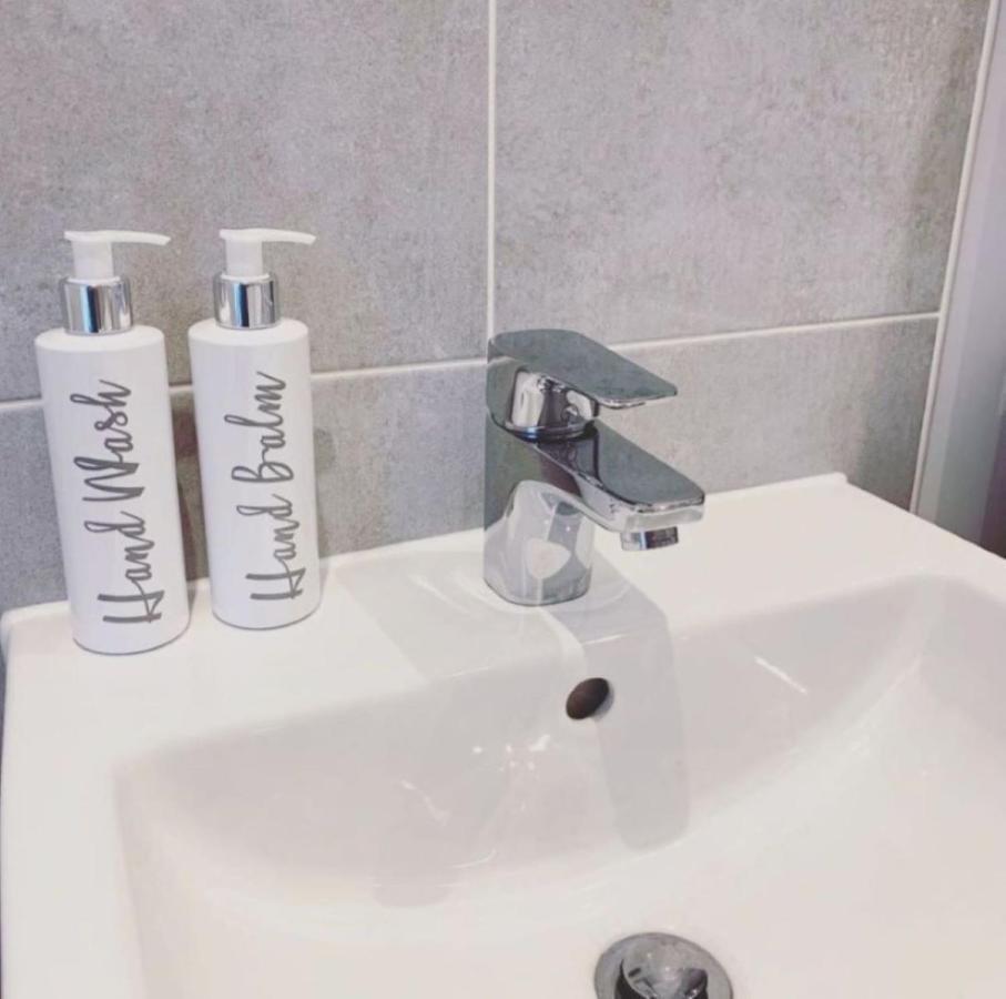 Queens Quarter Townhouse 2 بلفاست المظهر الخارجي الصورة